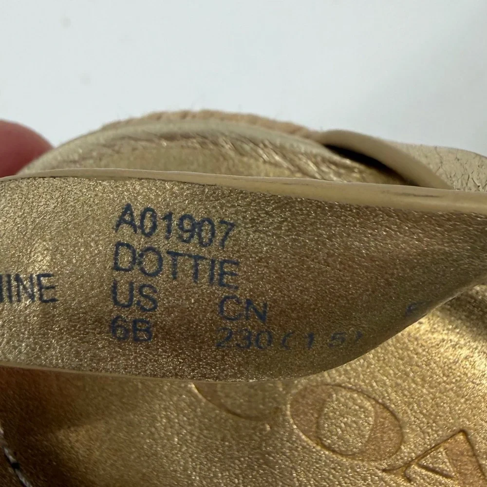 Coach Dottie Espadrille Wedge Sandals Womens 6B Gold Metallic Woven Strappy
